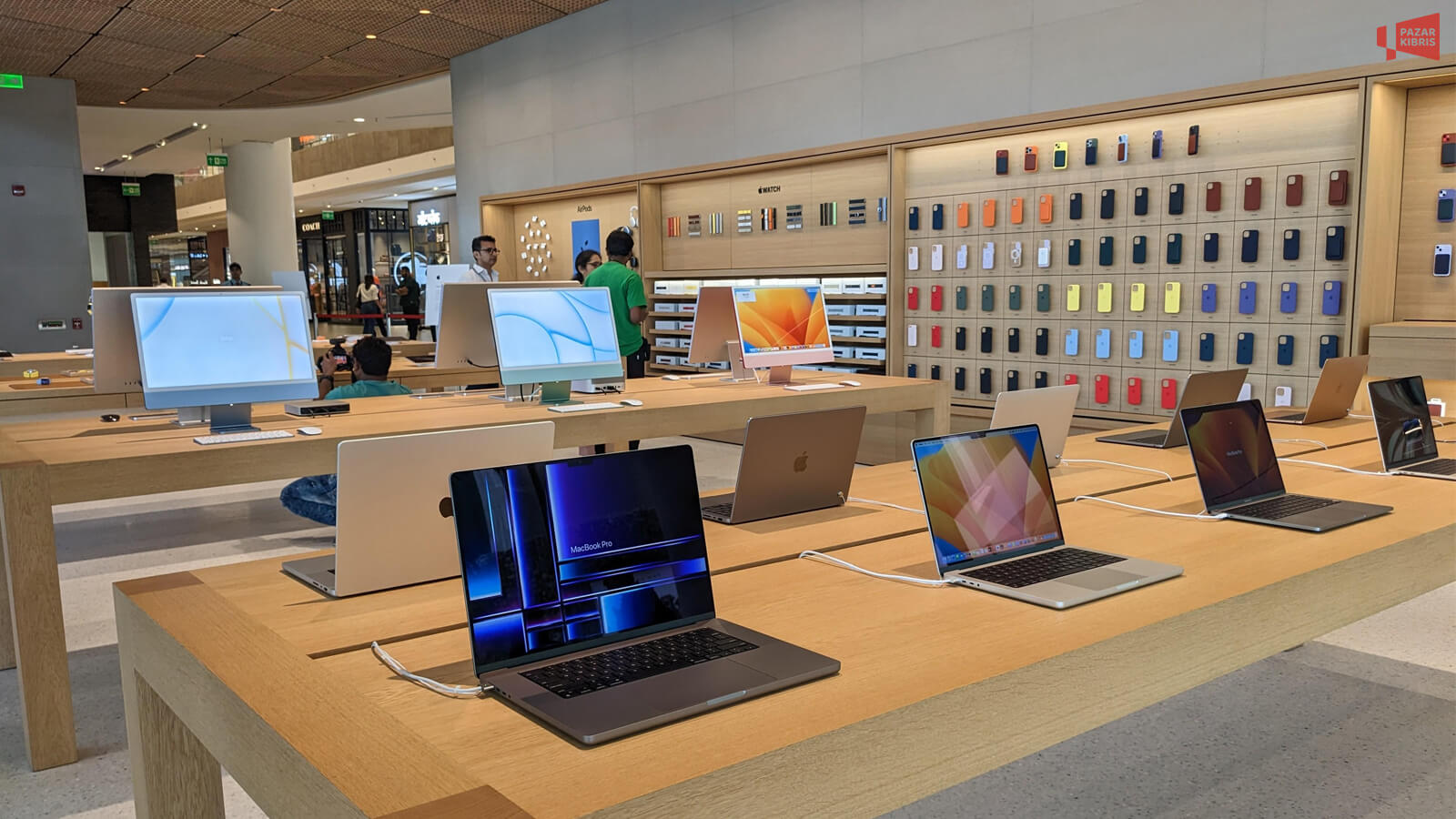 Kuzey Kıbrıs’ta Apple ürünleri nereden alınır? Sıfır ve ikinci el iPhone, MacBook seçenekleri, mağazalar ve fiyat karşılaştırma rehberi.