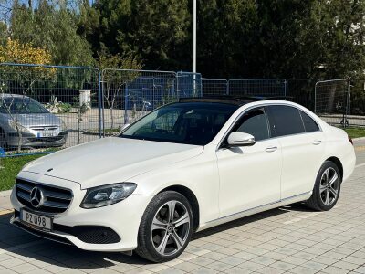 2018 Mercedes-Benz E 220d | Sunroof, Signature Pack, 9G‑Tronic