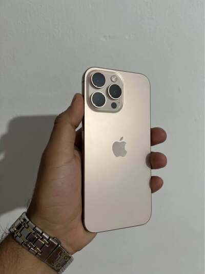 iPhone 16 Pro Max