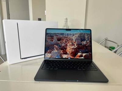 MacBook M2 (8GB/256GB) — Flawless & Problem-Free