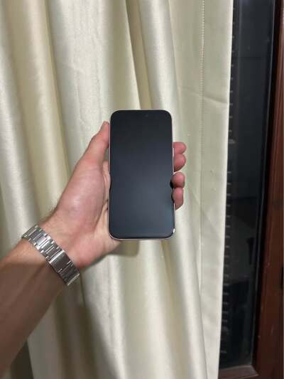 iPhone 15 kutu