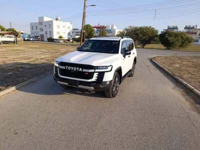 Toyota Land Cruiser 300 GR