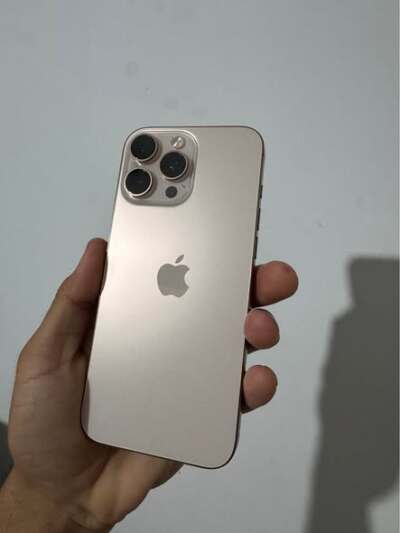 iPhone 16 Pro Max