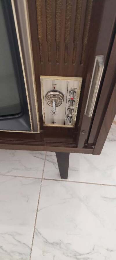 Working Antique/Vintage TV (Clean Condition)