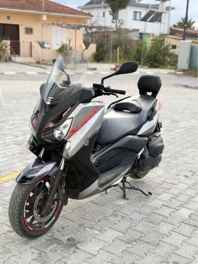 Yamaha XMAX 400